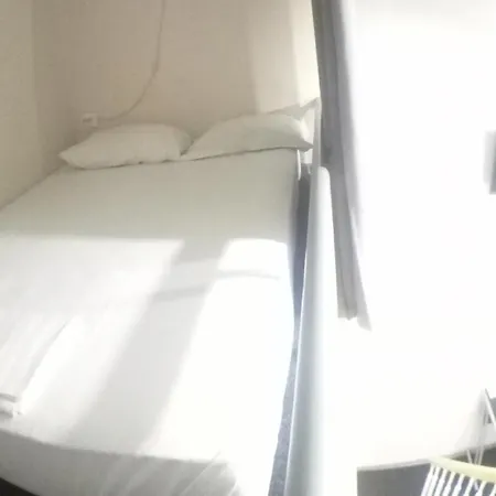 N1 Hostel *