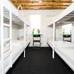N1 Hostel *