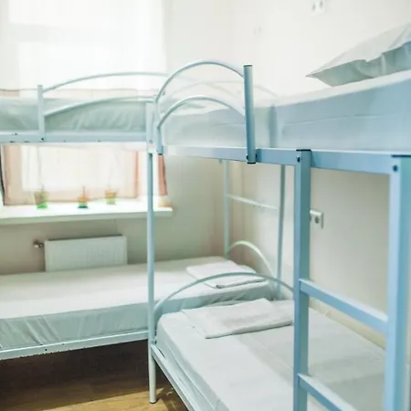 N1 Hostel *
