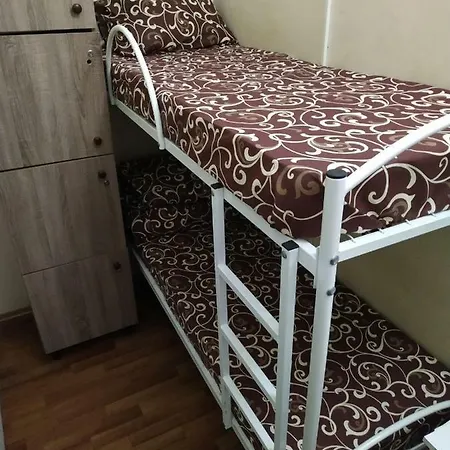N1 Hostel *